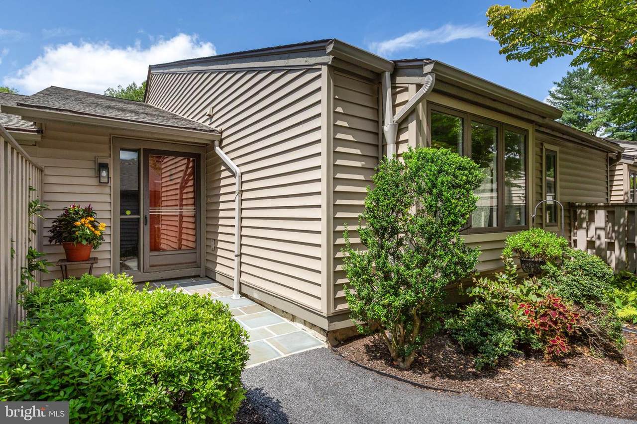 266 Chatham Way - Photo 1