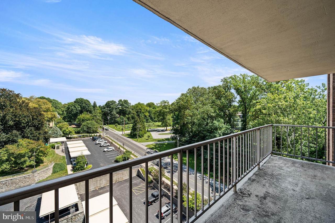 801 Yale Avenue - Photo 1