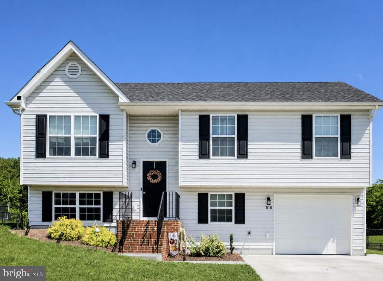 100 Kaleigh Drive - Photo 1