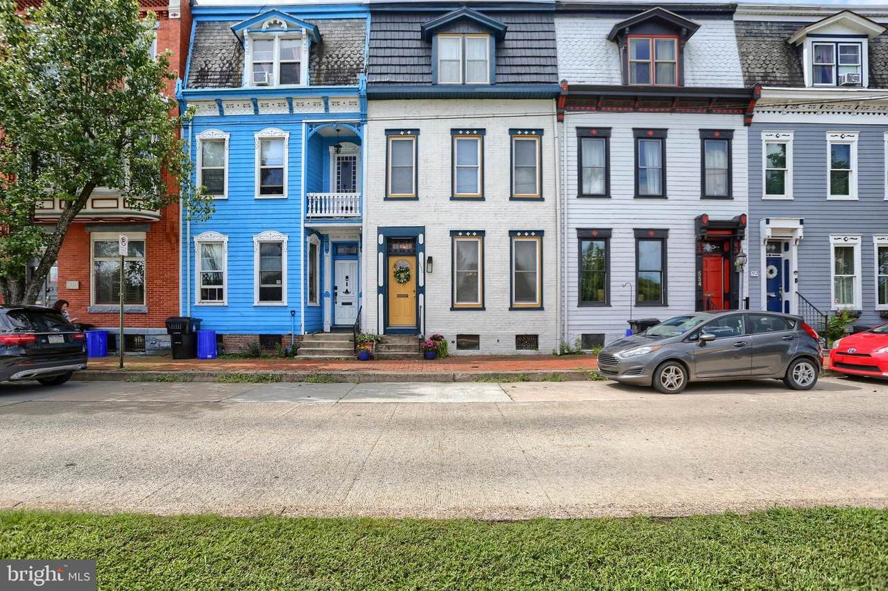 556 Race Street - Photo 1