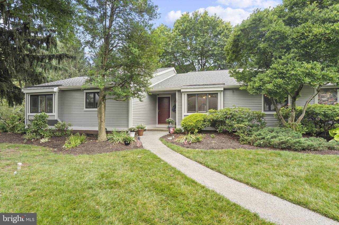 727 Inverness Drive - Photo 1