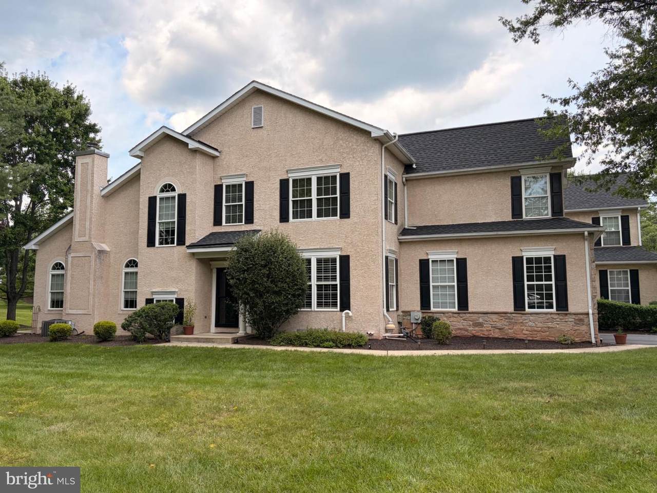 425 Norwick Place - Photo 1