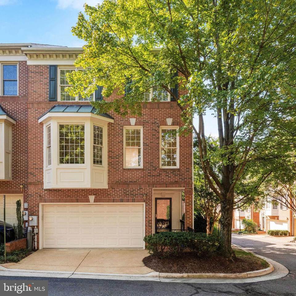 2505 Hunton Place - Photo 1