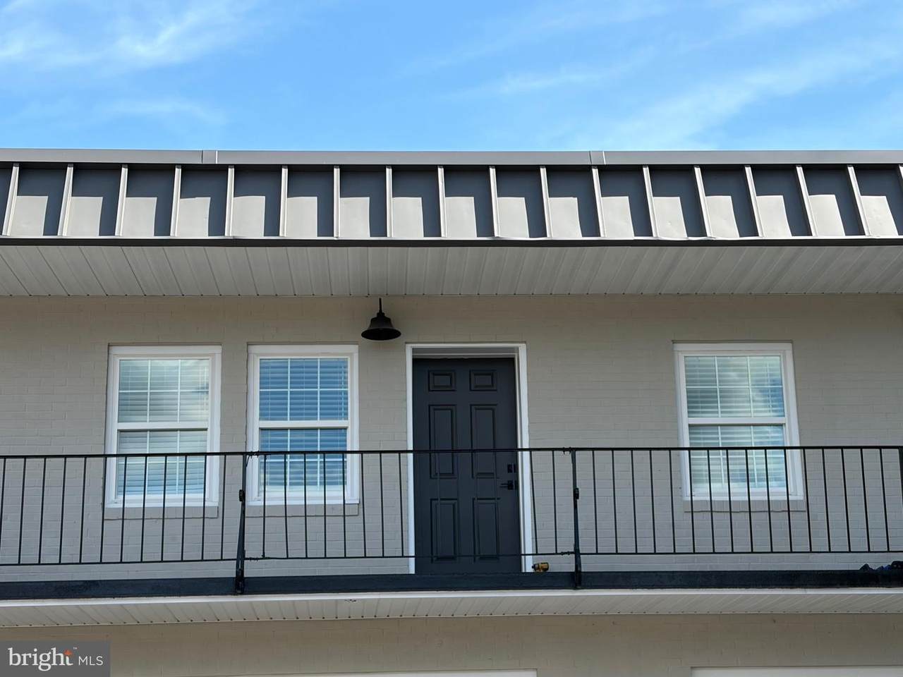 517 Amherst - Photo 1