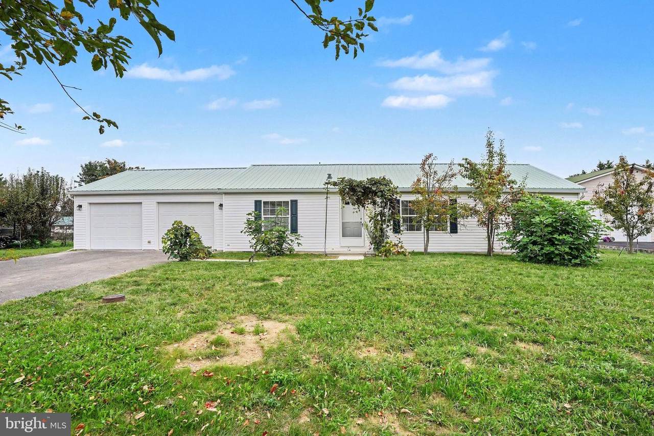 131 Camelot Drive - Photo 1
