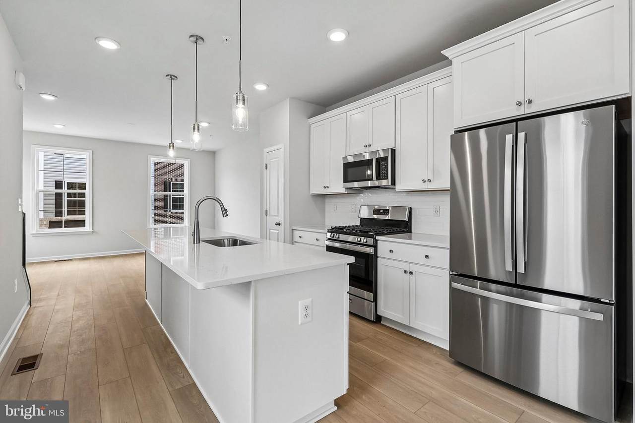 2864 Laleh Way - Photo 1
