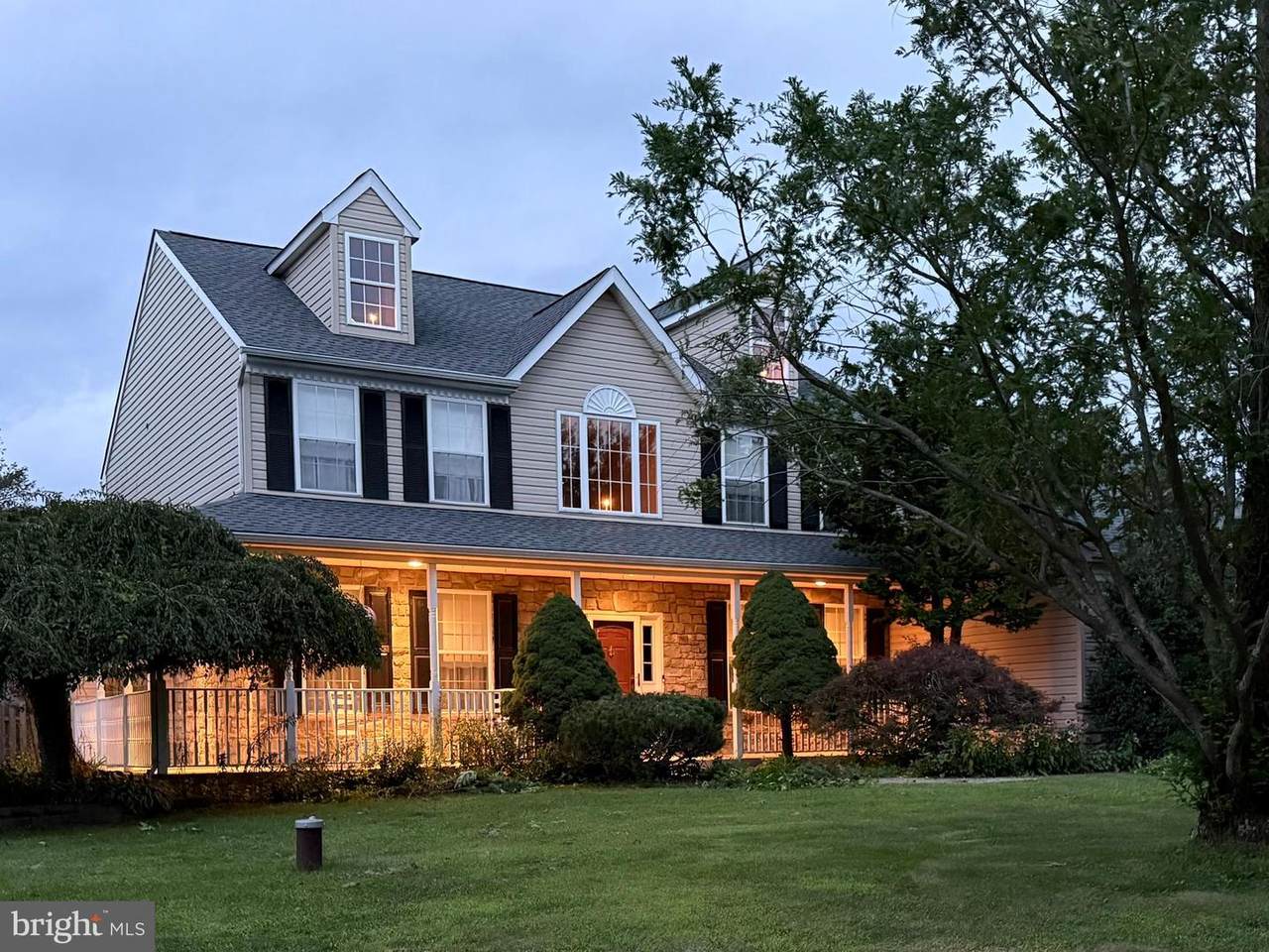142 Clover Lane - Photo 1
