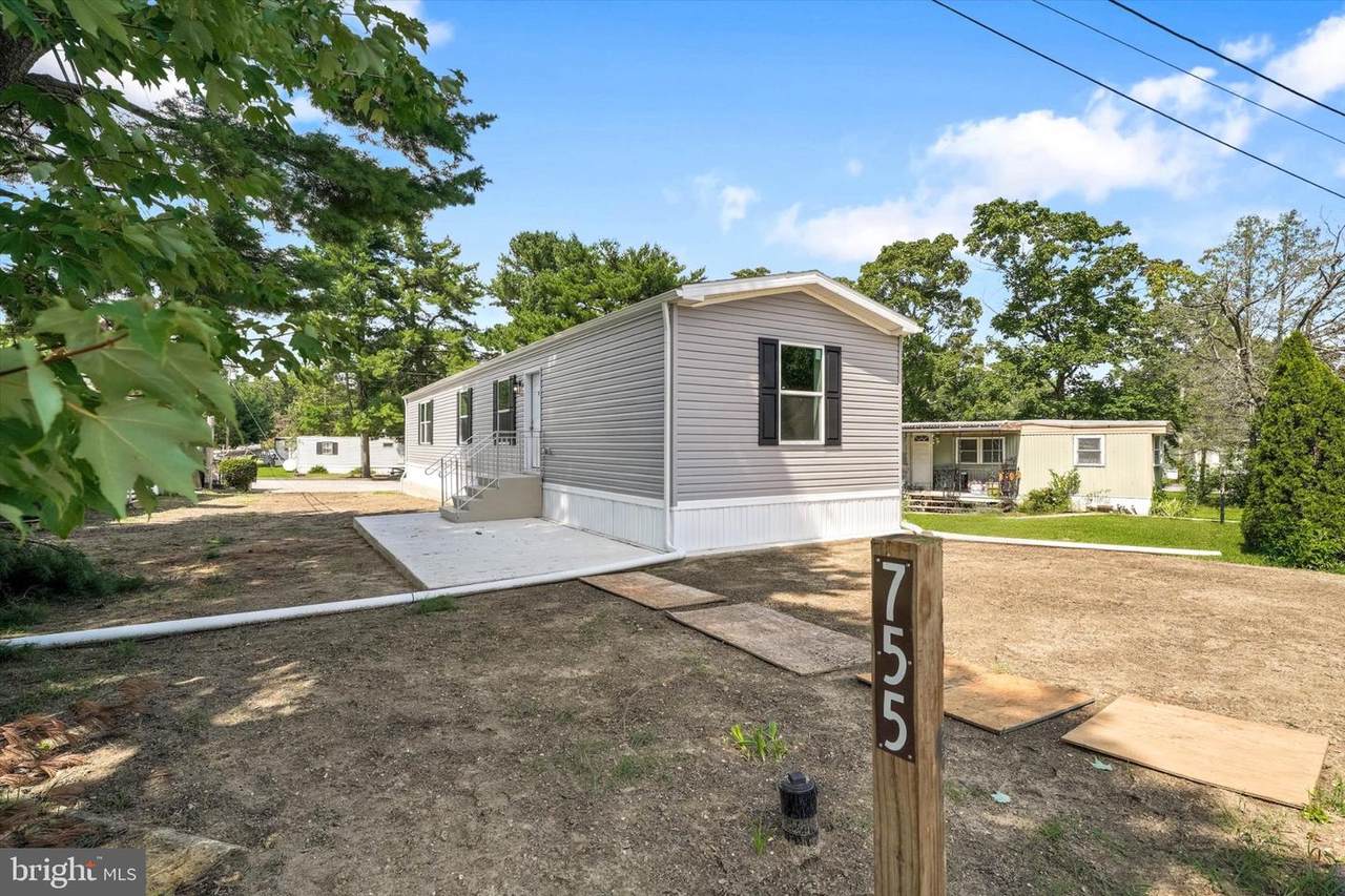 755 Woodside Drive - Photo 1