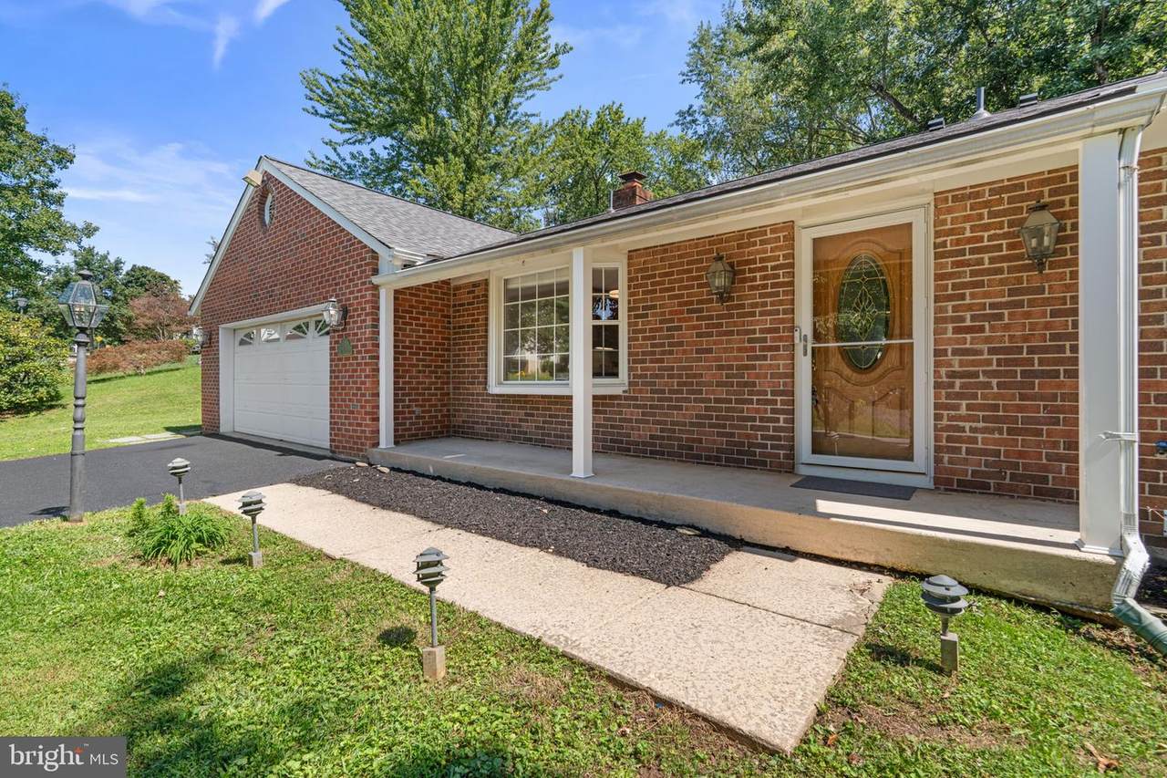 https://bt-photos.global.ssl.fastly.net/brightmls/1280_boomver_1_805316223276-2.jpg