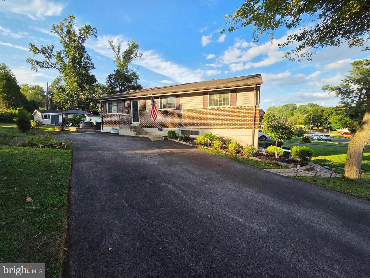 932 Stewart Avenue - Photo 1
