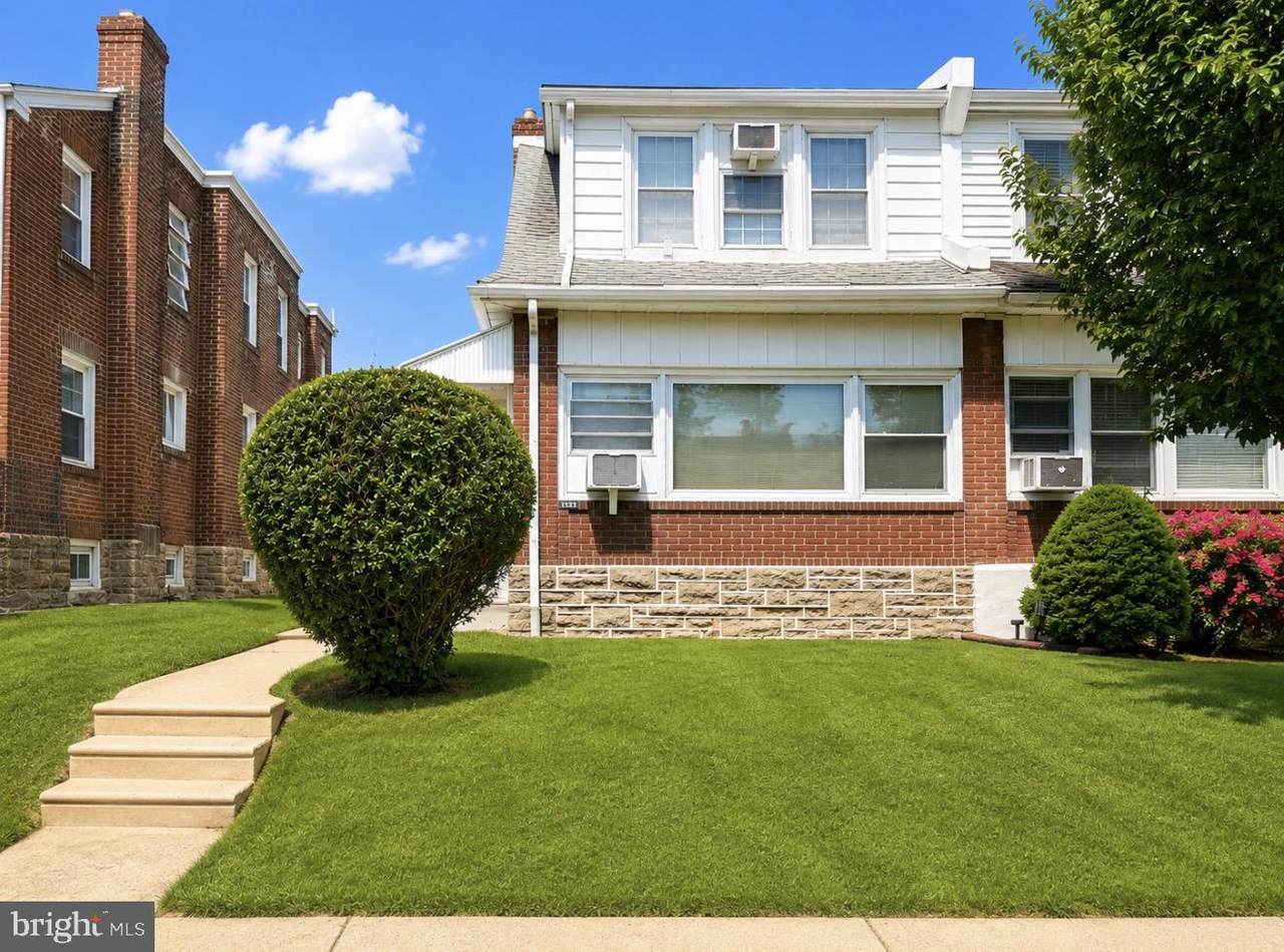 1923 Hartel Avenue - Photo 1
