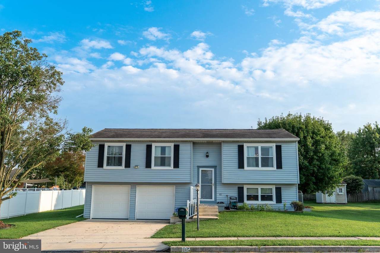 102 Fairview - Photo 1