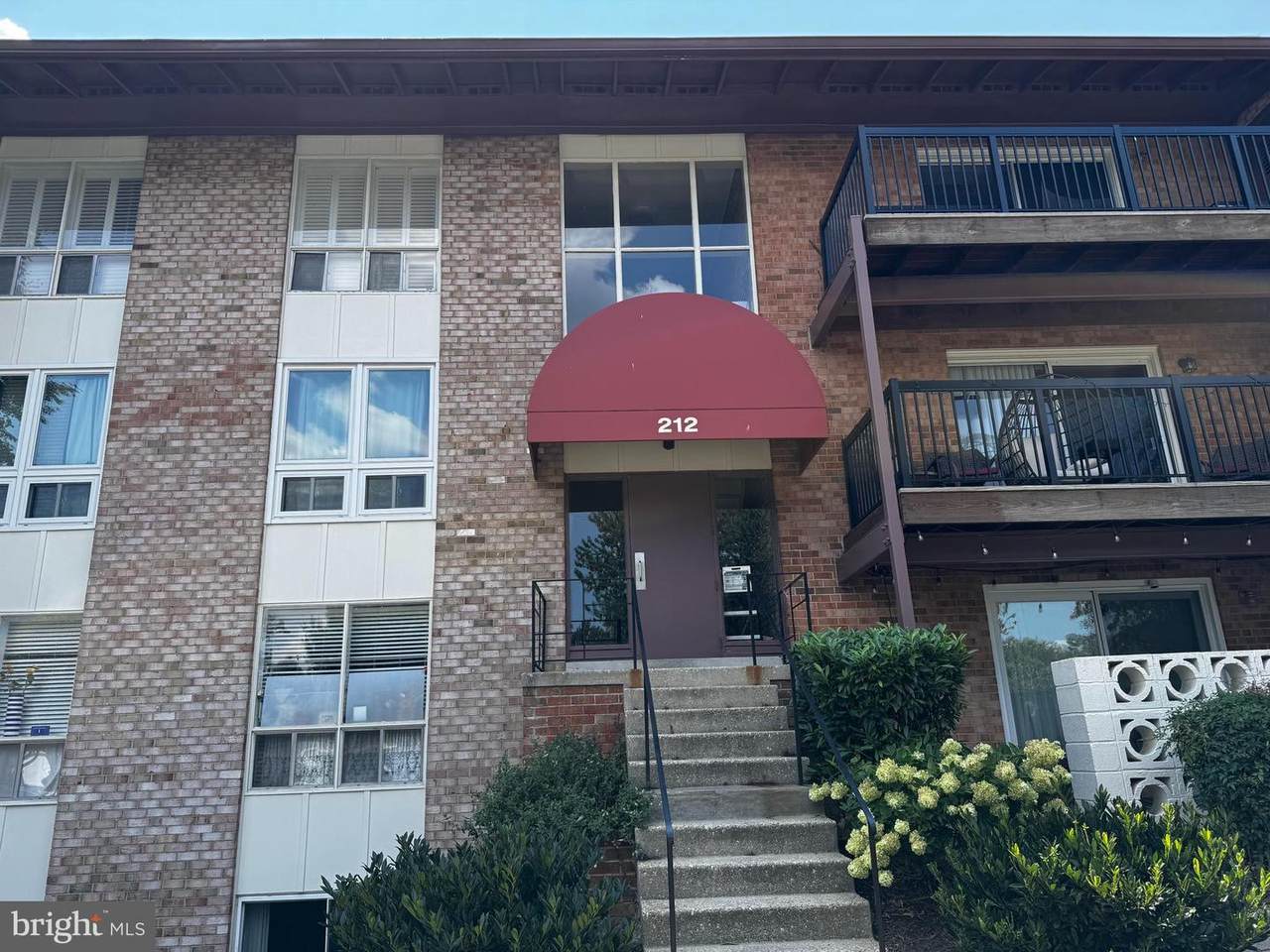 212 Locust Street - Photo 1