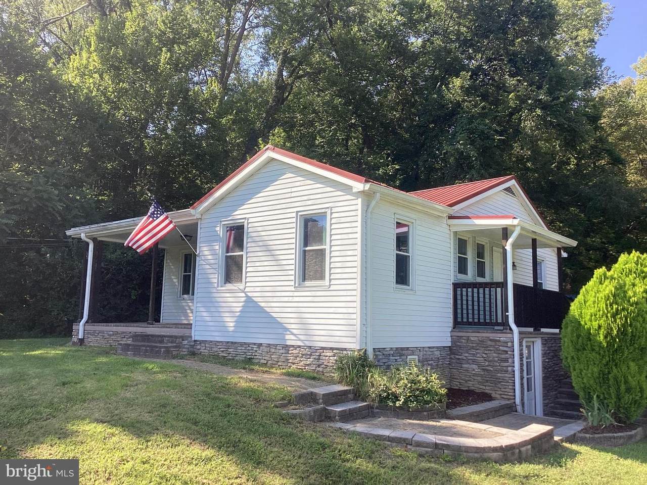 324 Shepherdstown Pike - Photo 1