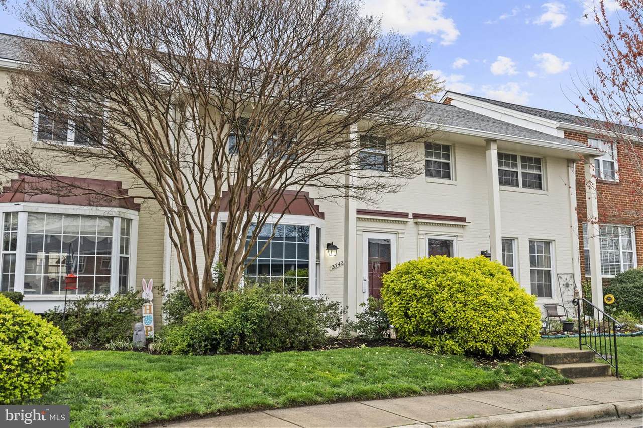 3742 Jason Avenue - Photo 1
