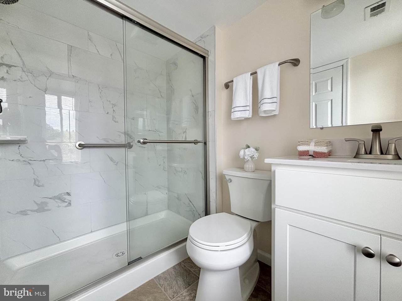 https://bt-photos.global.ssl.fastly.net/brightmls/orig_boomver_1_805320683196-2.jpg