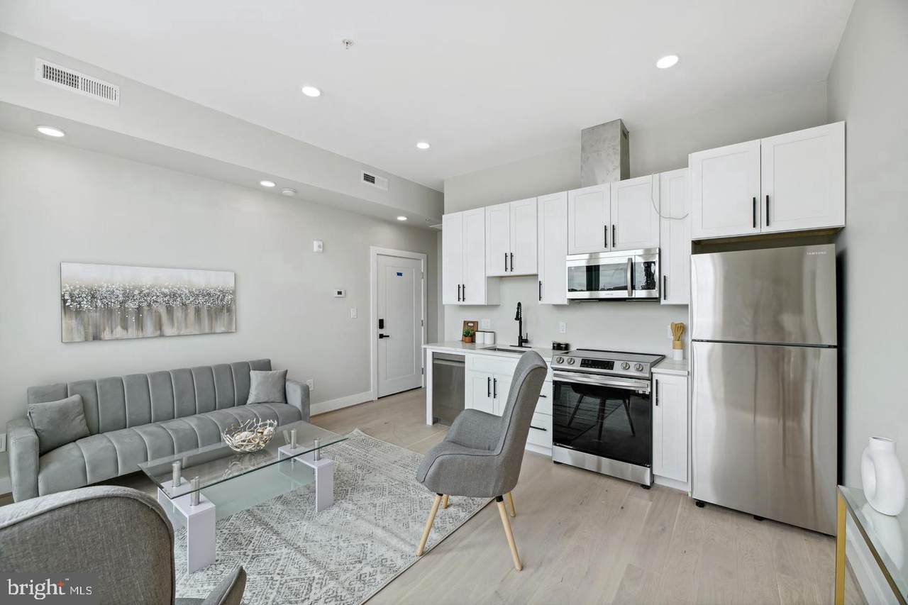 2213 M Street - Photo 1