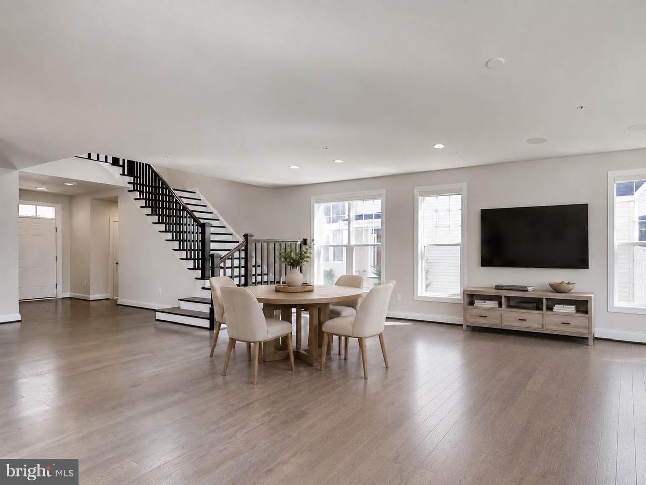 https://bt-photos.global.ssl.fastly.net/brightmls/1280_boomver_1_805320803924-2.jpg