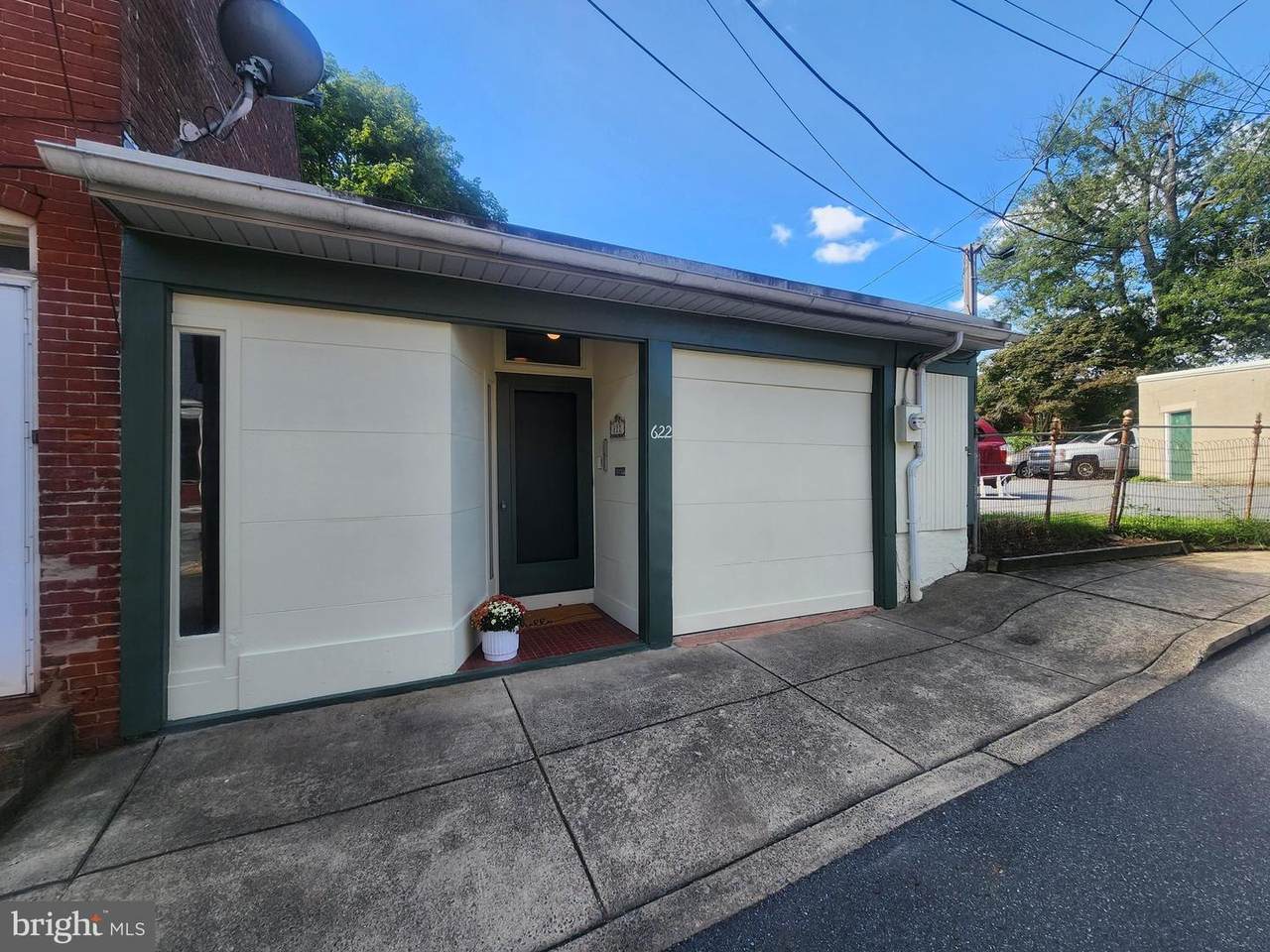 622 Marion Street - Photo 1