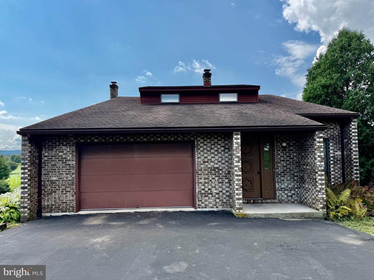 2122 Hillview Drive - Photo 1
