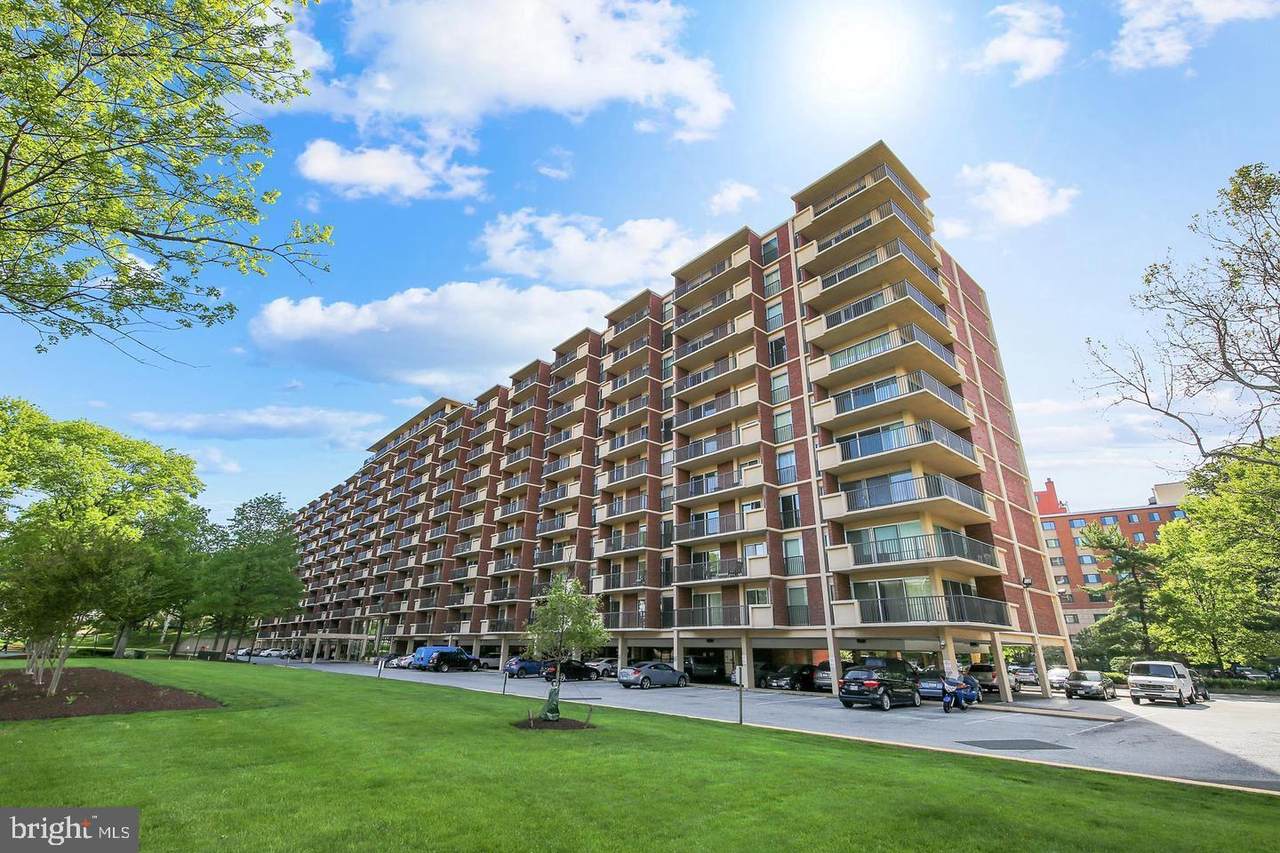 1300 Army Navy Drive - Photo 1