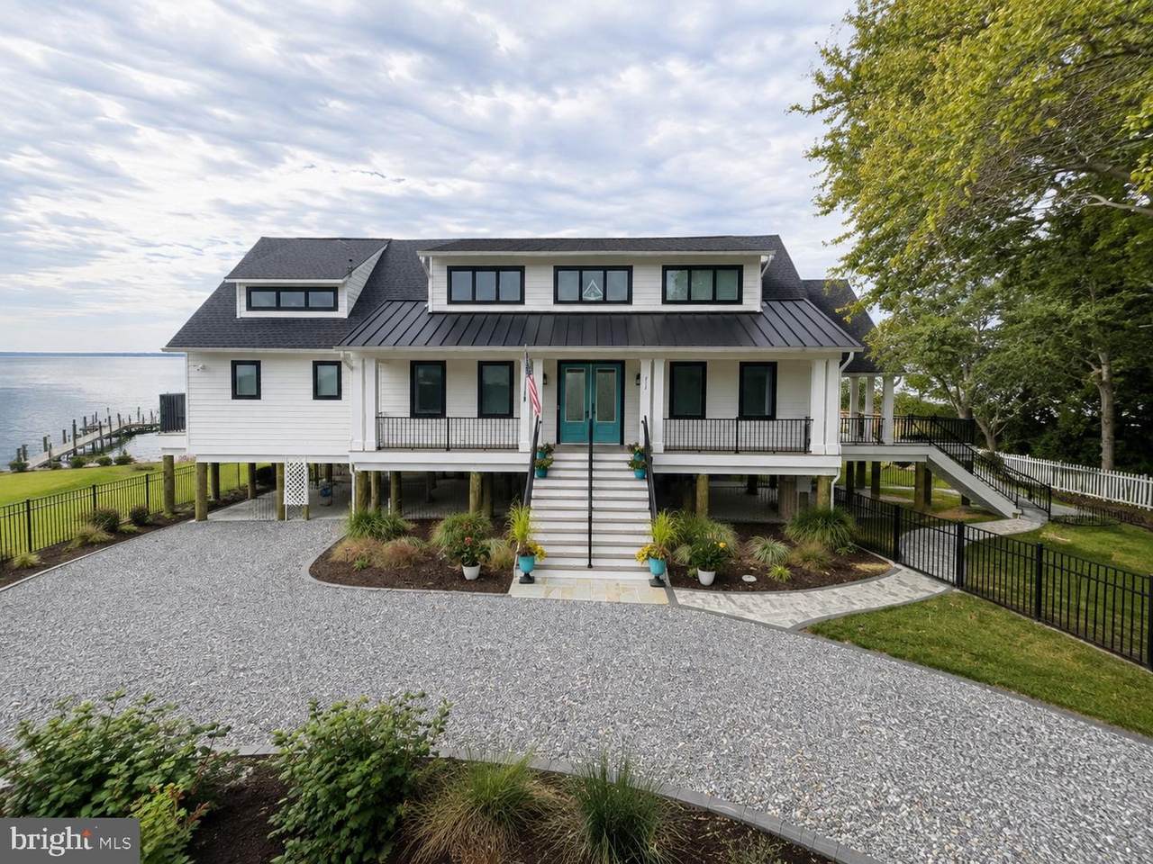 712 Bay Drive - Photo 1