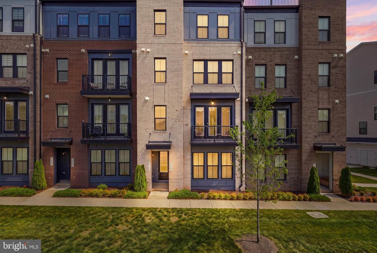 43342 Farringdon Square - Photo 1