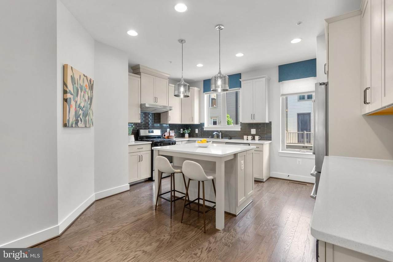 820 Thompson Crescent - Photo 1