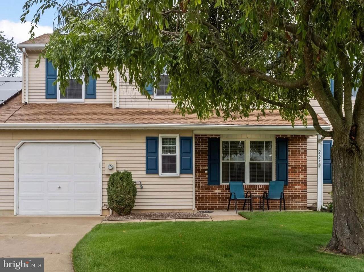 225 Lafayette Drive - Photo 1