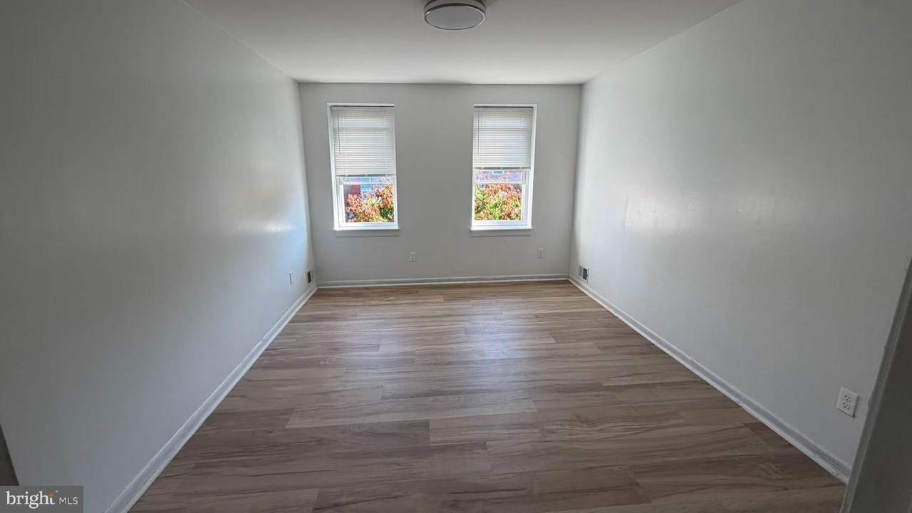 https://bt-photos.global.ssl.fastly.net/brightmls/1280_boomver_1_805327214114-2.jpg