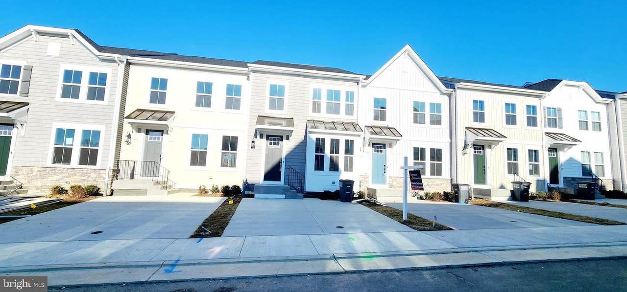 5053 Bigleaf Road - Photo 1