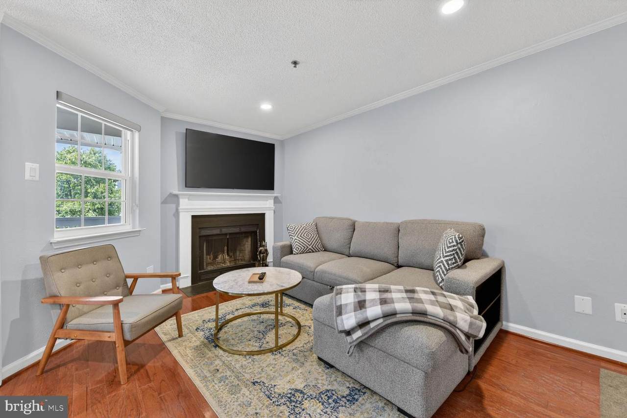 1524 Lincoln Way - Photo 1