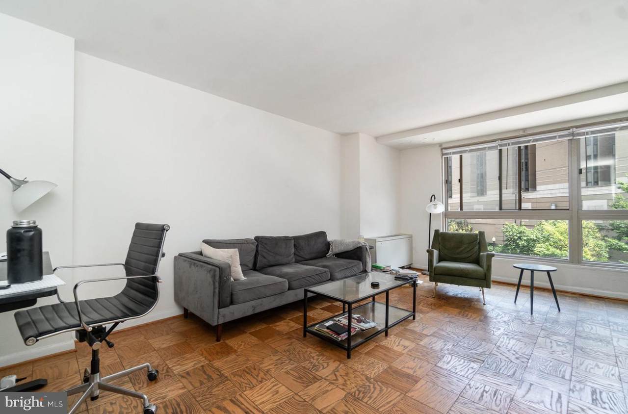 922 24TH Street - Photo 1