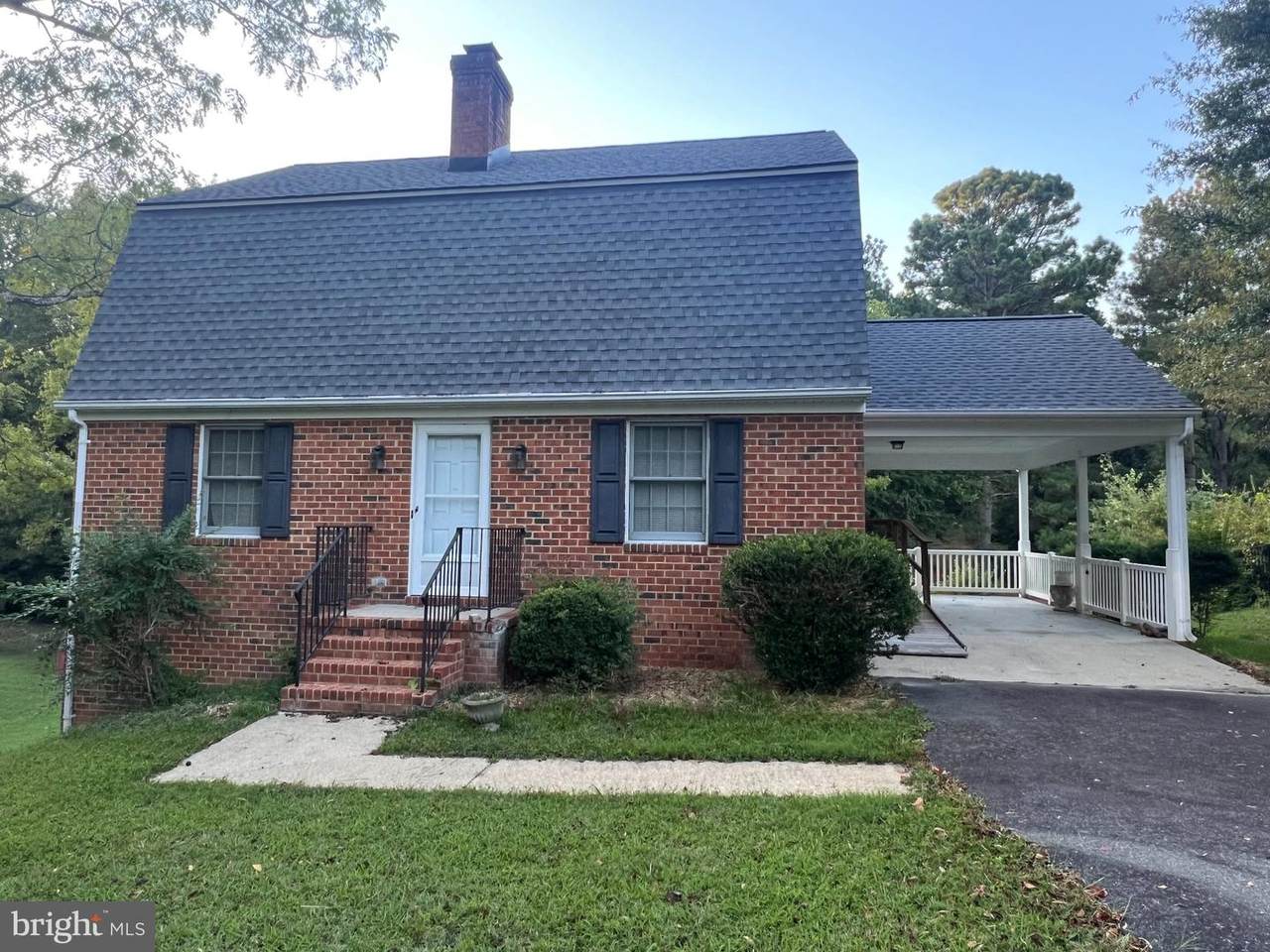 119 Sunset Drive - Photo 1