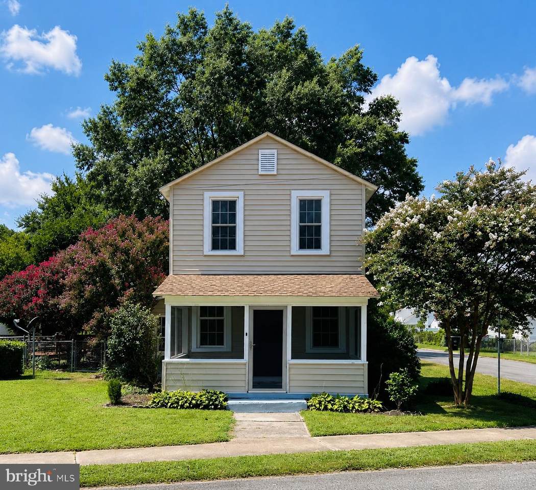 301 Bancroft Avenue - Photo 1