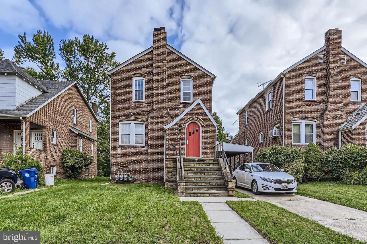 3034 Pinewood Avenue - Photo 1