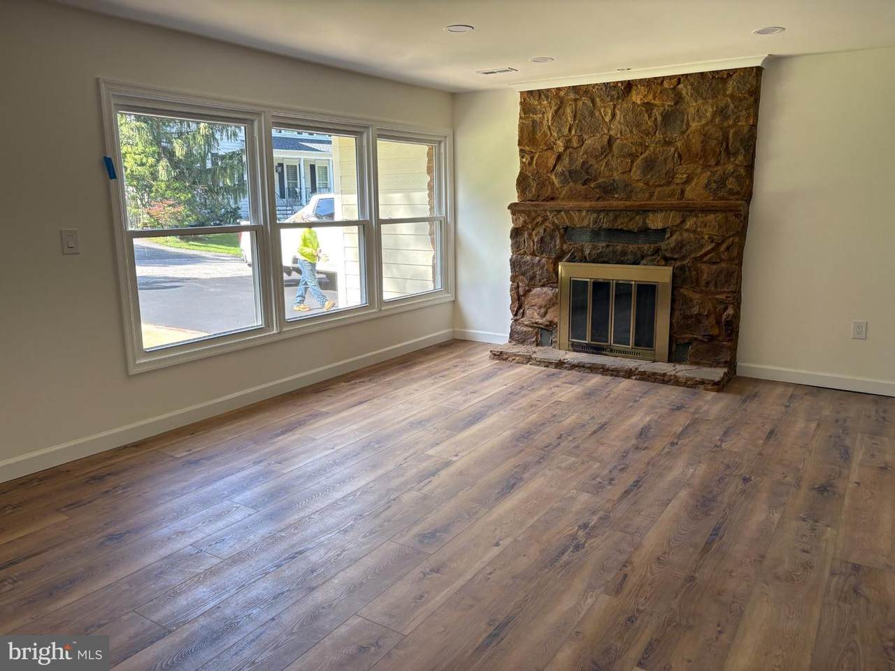 https://bt-photos.global.ssl.fastly.net/brightmls/1280_boomver_1_805332612422-2.jpg