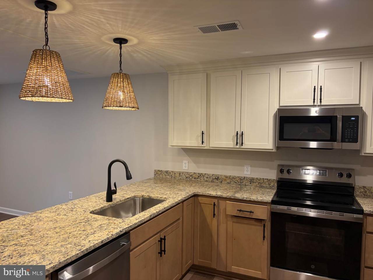 519 Amherst Street - Photo 1