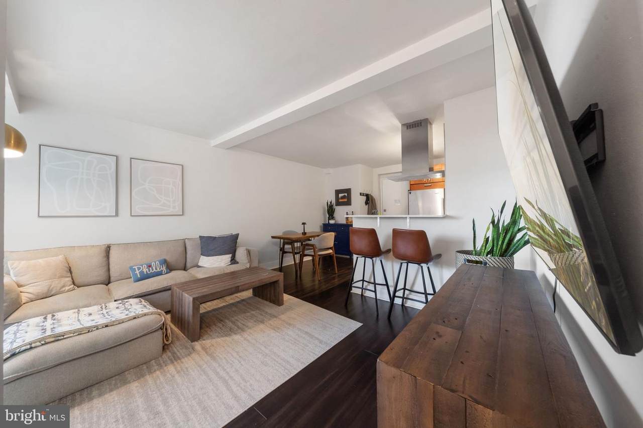 1810 Rittenhouse Square - Photo 1