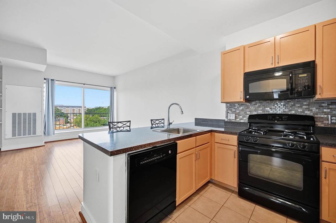 800 4TH Street - Photo 1