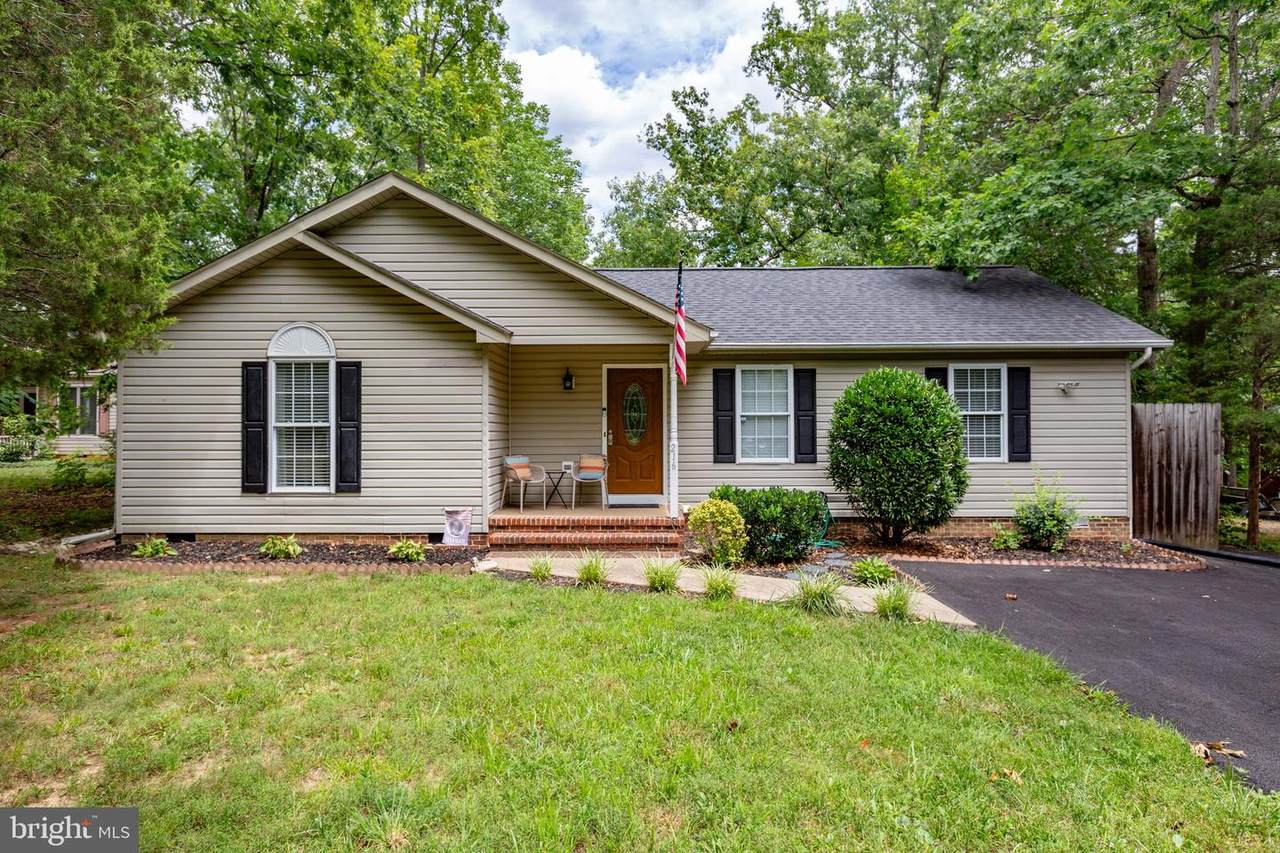 216 Fairfax Lane - Photo 1