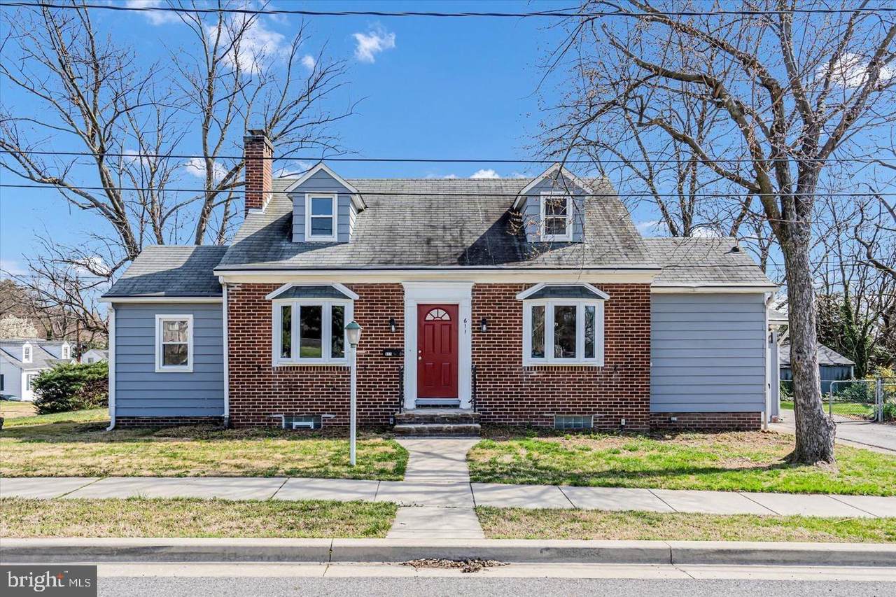 611 West Drive - Photo 1