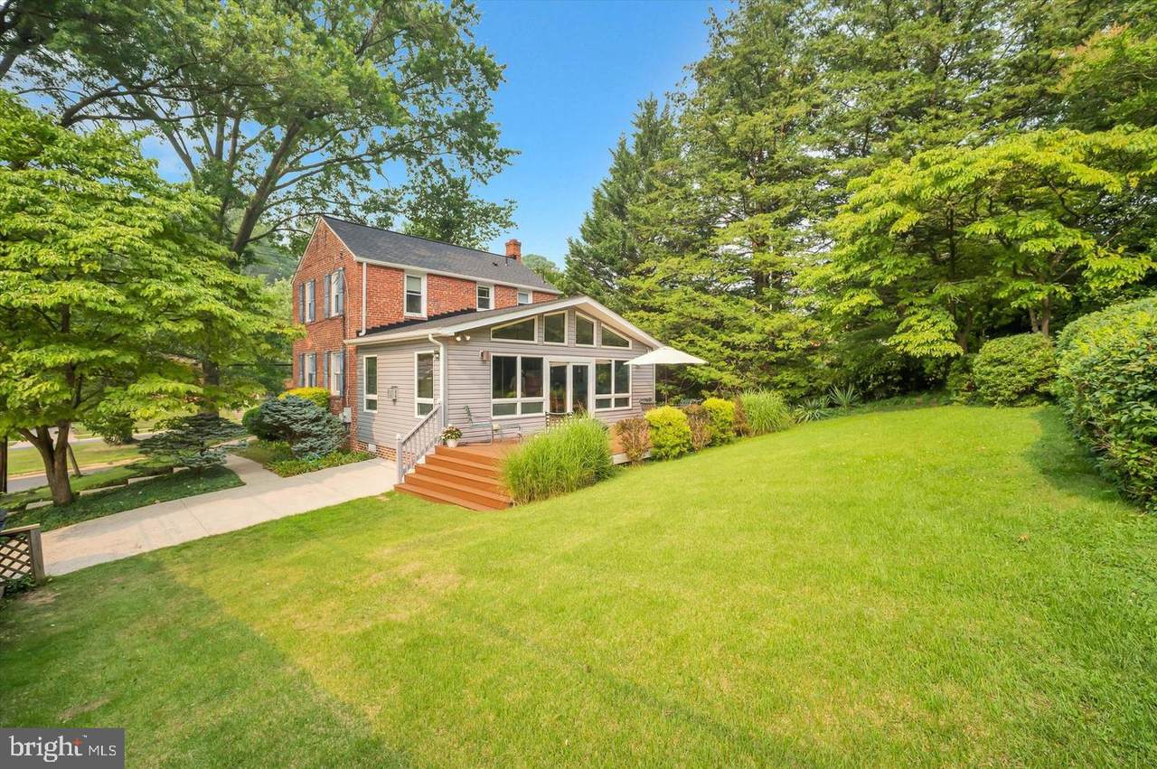 1004 Dennis Avenue - Photo 1