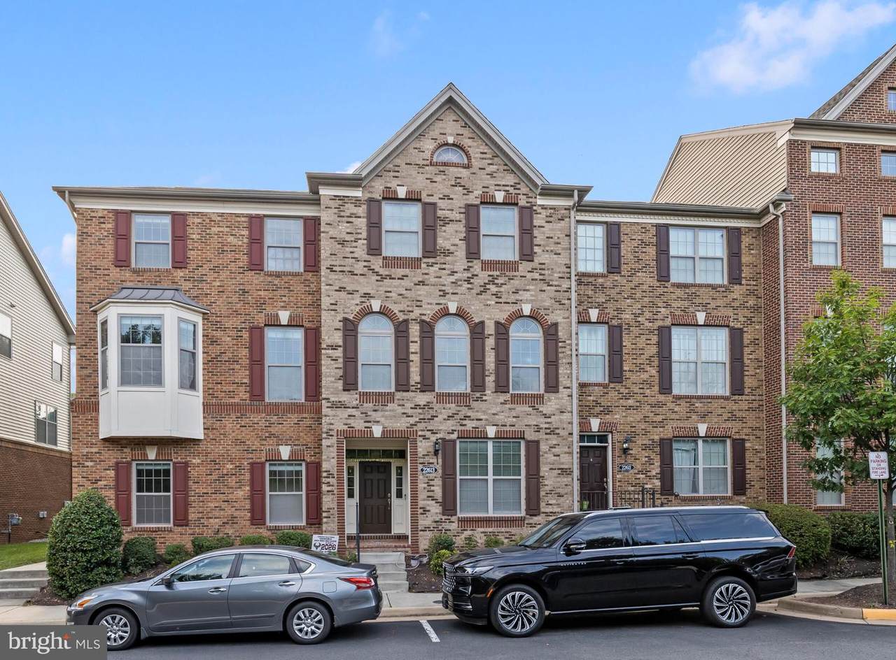 22615 Norwalk Square - Photo 1