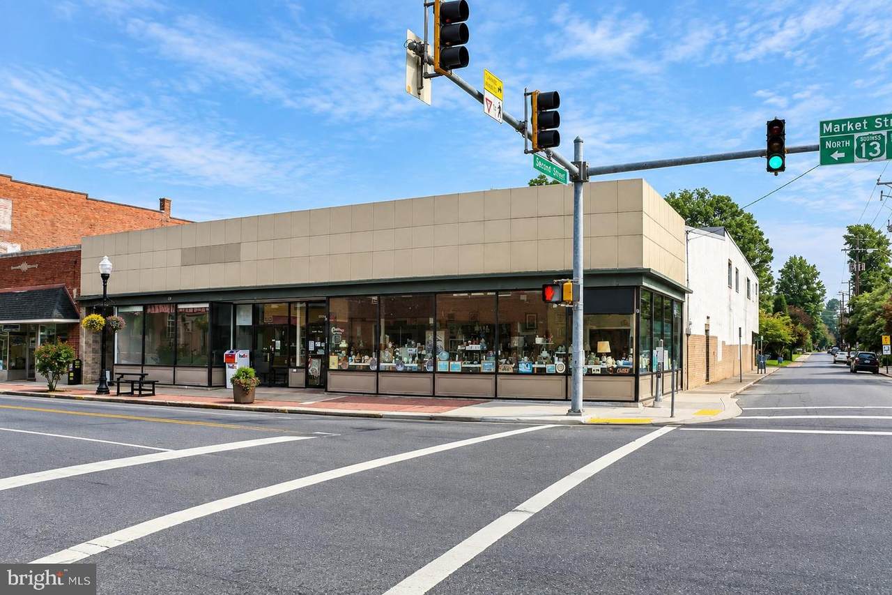 https://bt-photos.global.ssl.fastly.net/brightmls/1280_boomver_1_805341384864-2.jpg
