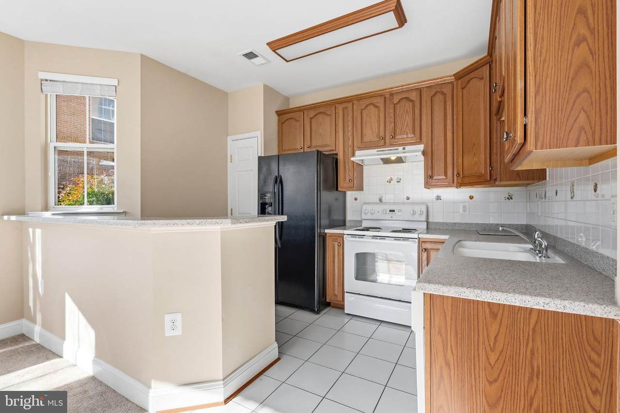 https://bt-photos.global.ssl.fastly.net/brightmls/1280_boomver_1_805342160818-2.jpg