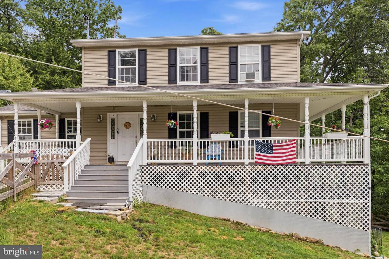 900 Enfield Drive - Photo 1