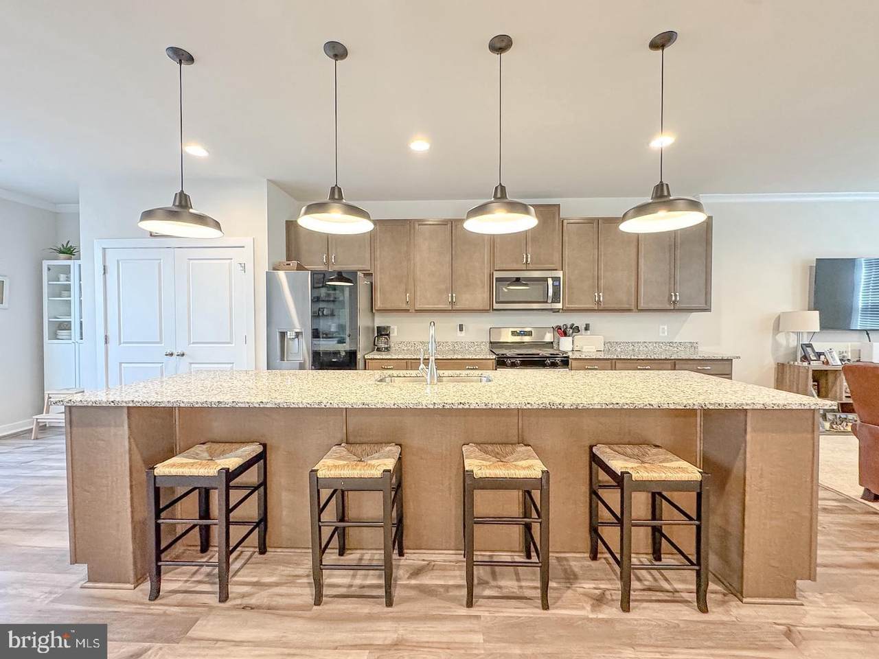 https://bt-photos.global.ssl.fastly.net/brightmls/1280_boomver_1_805342456584-2.jpg