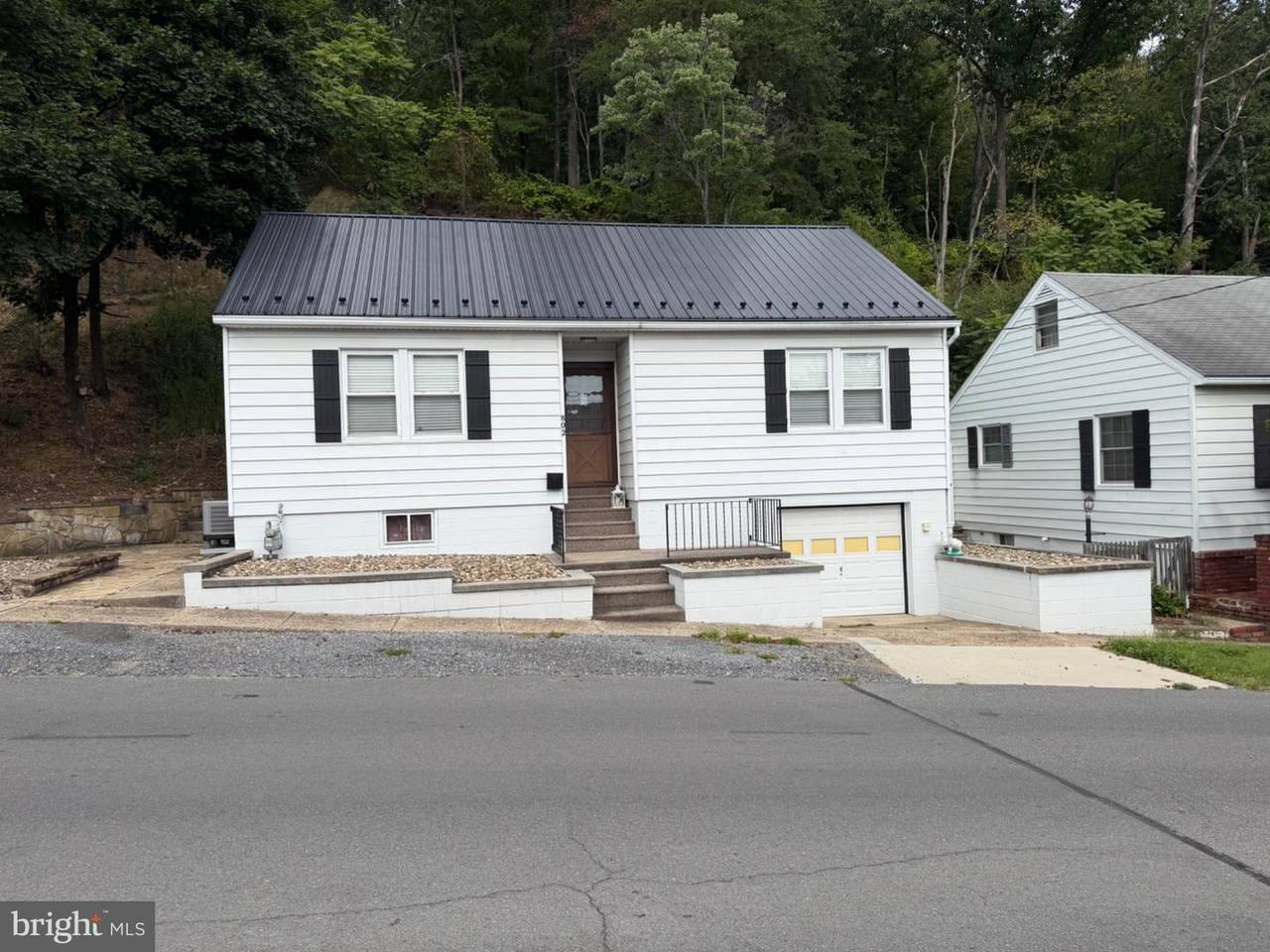 802 Piedmont Avenue - Photo 1