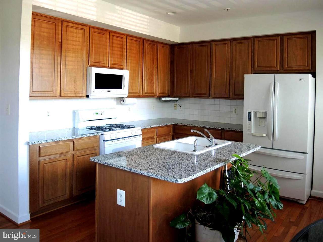 6409 Nice Place - Photo 1